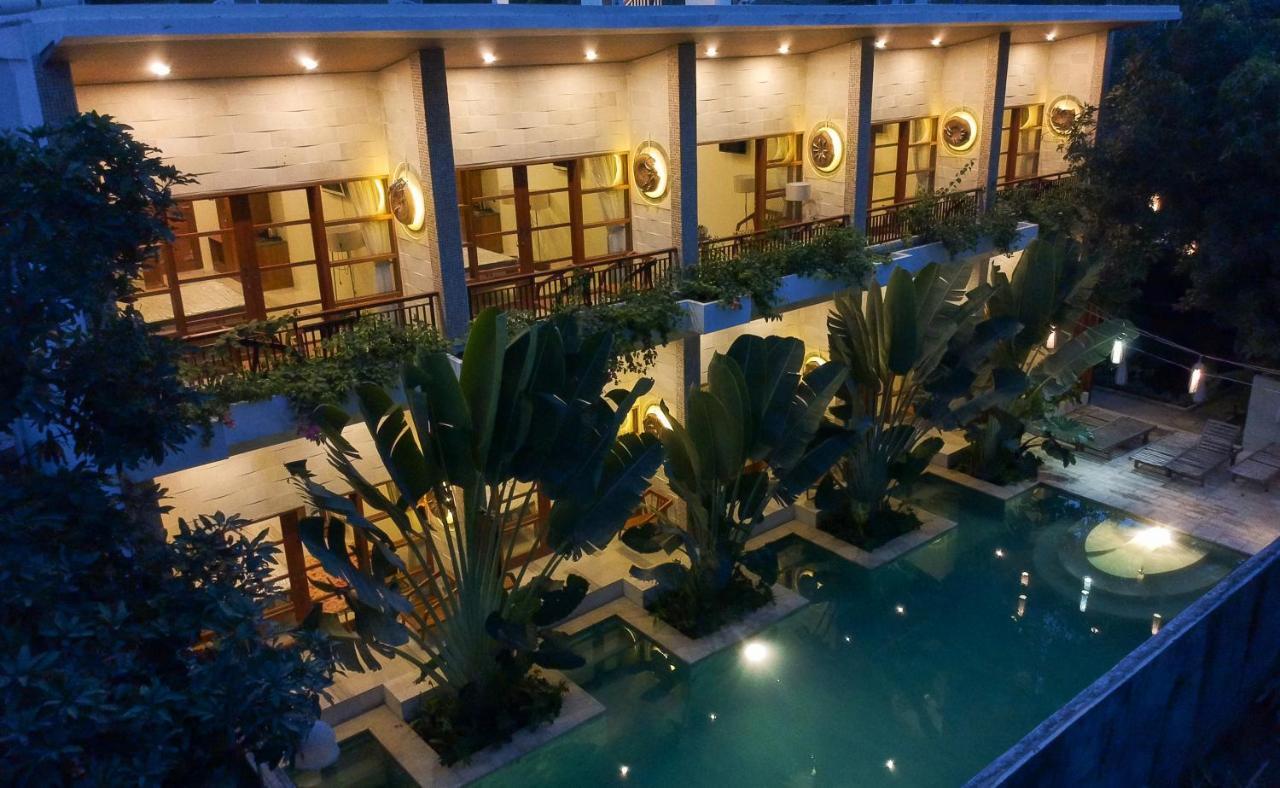 金巴兰Maha Lokha Balangan住宿加早餐旅馆 外观 照片